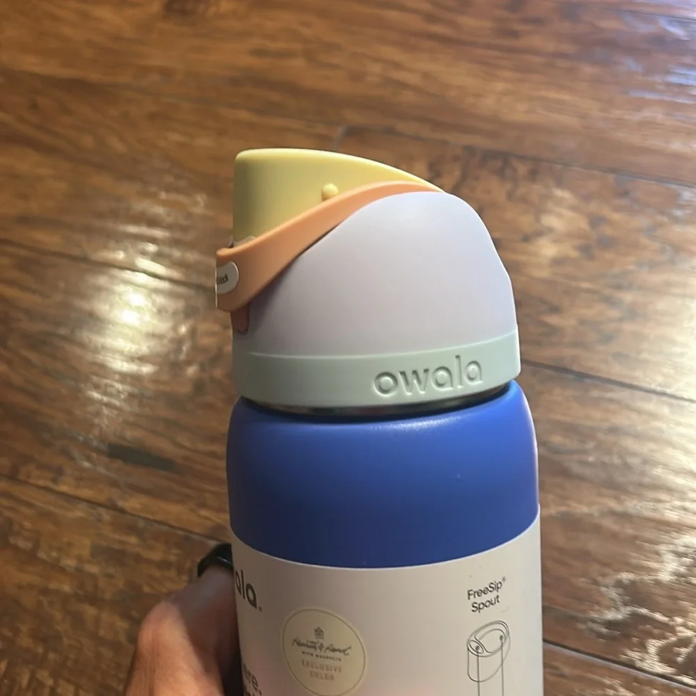 Owala Blue 32oz NWT - Picture 5 of 7